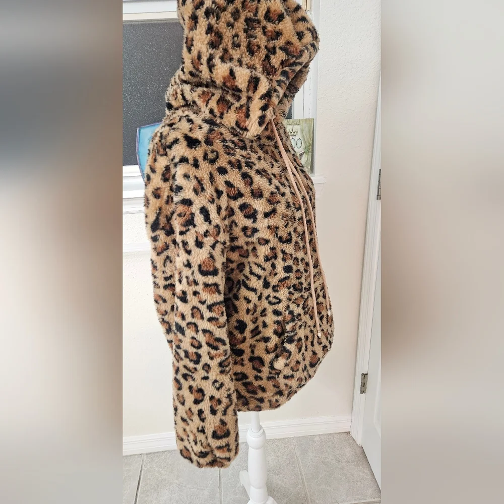 Shein Cozy Leopard Print Hoodie - Brown Faux Fur Pullover. - Picture 5 of 7